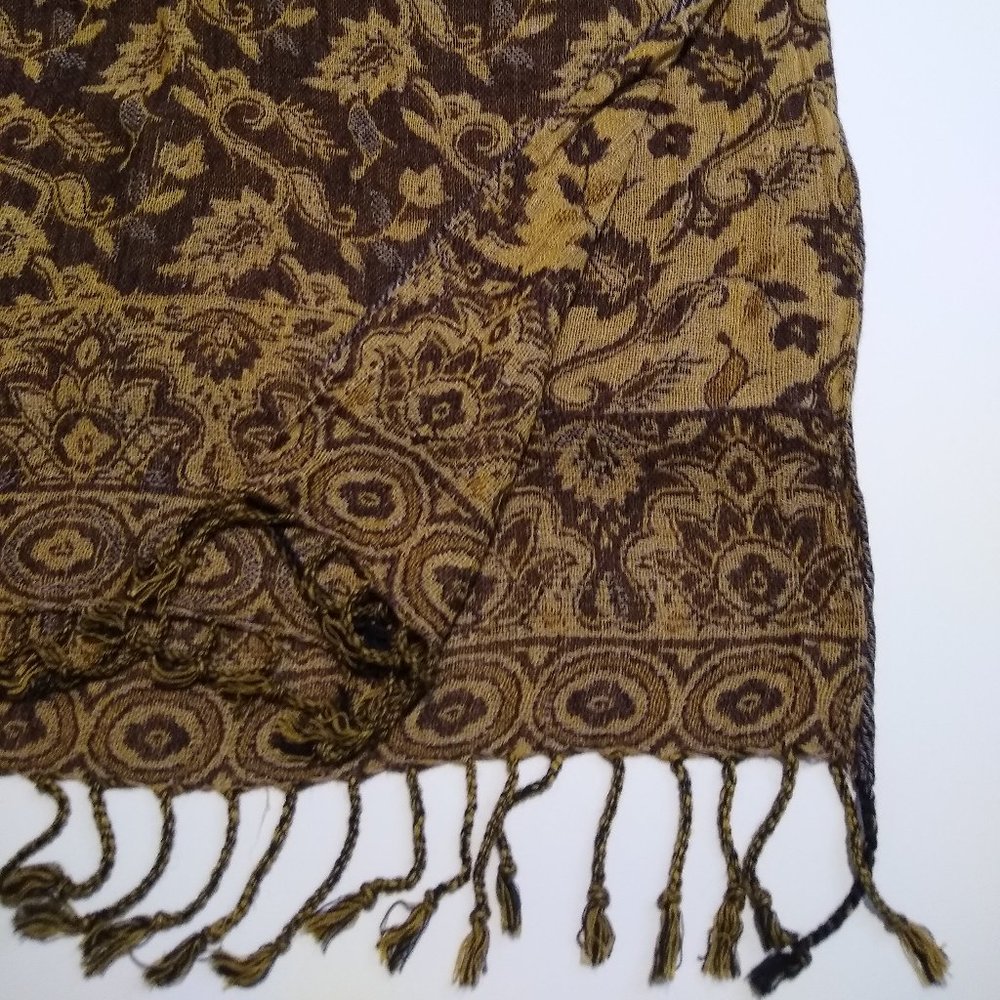 Reversible scarf